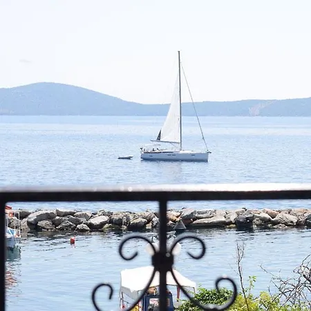 Thea Appartement Kalamakia